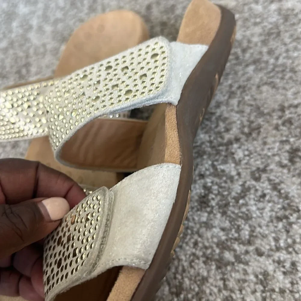 Vionic Samoa Gold Metallic Studded Slide Sandals 8